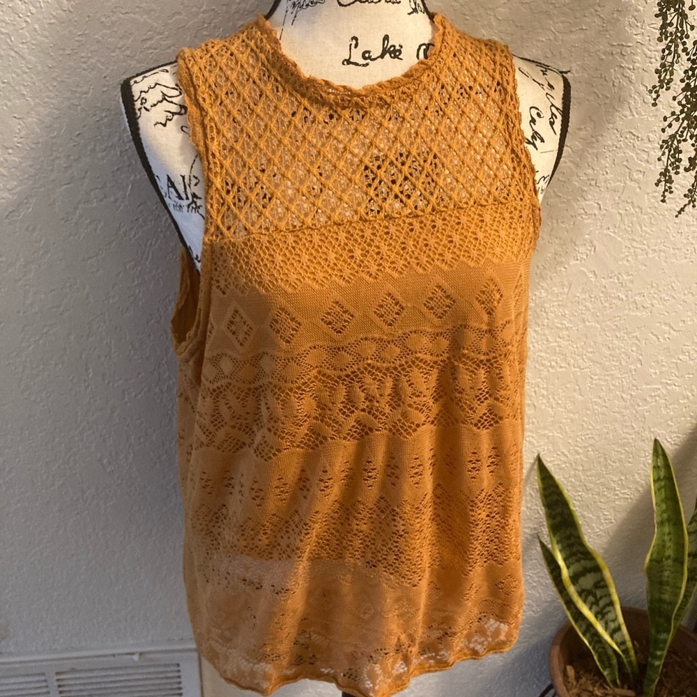 Xiliration mustard color sleeveless blouse